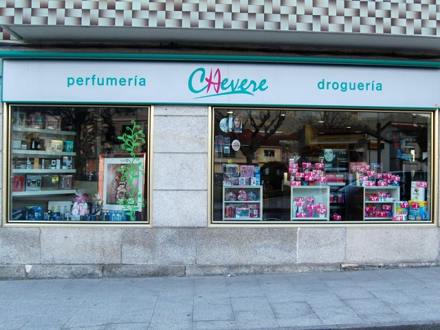 DROGUERÍA CHÉVERE