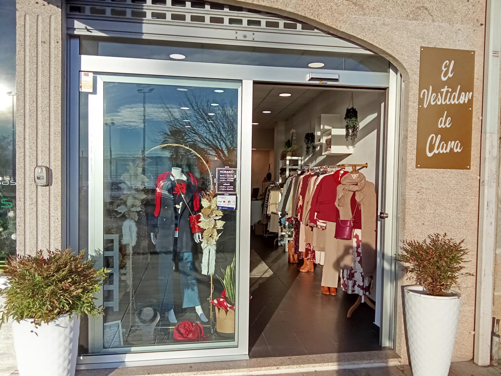 EL VESTIDOR DE CLARA