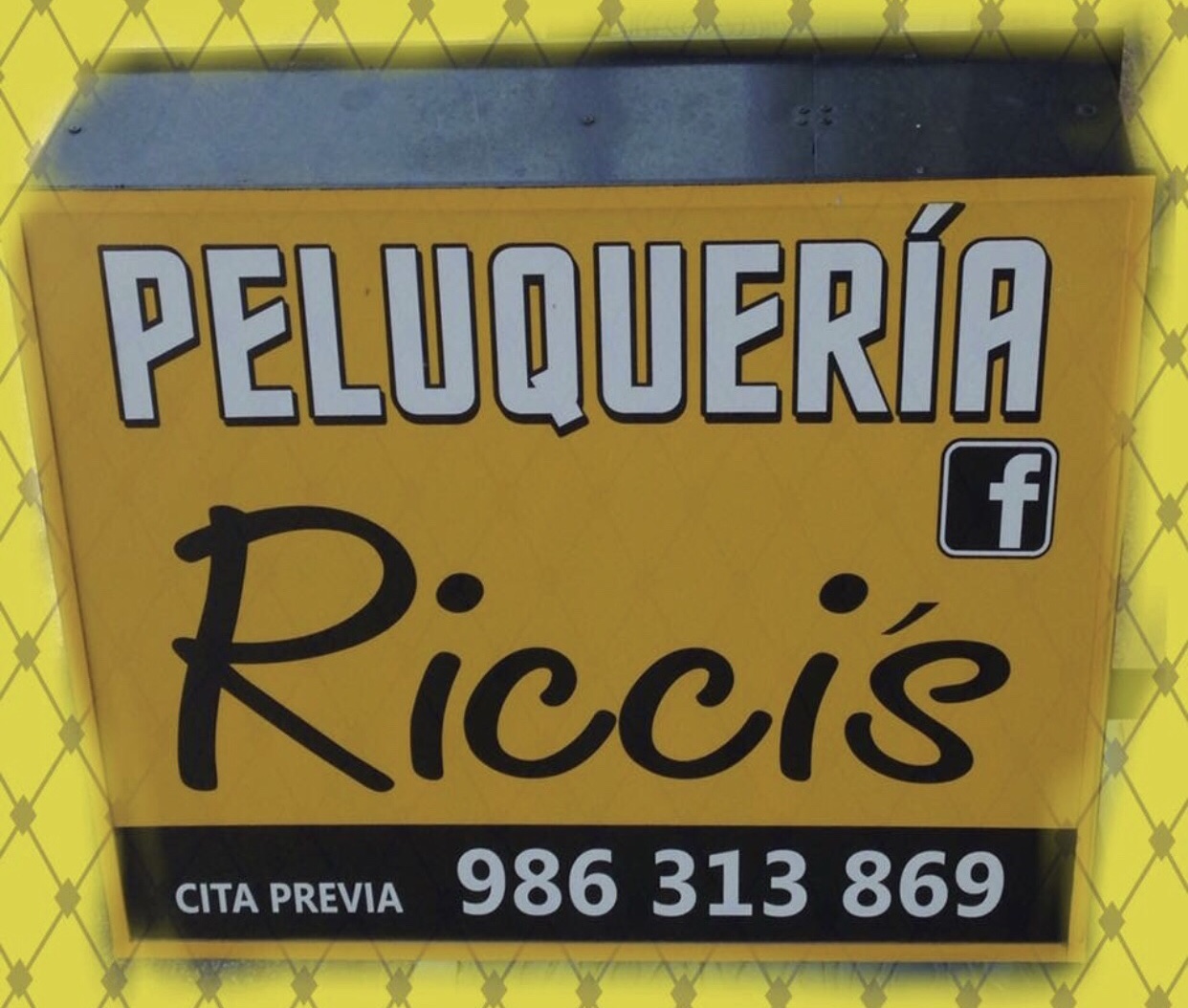 Logotipo PELUQUERIA RICCI´S Logotipo PELUQUERIA RICCI´S